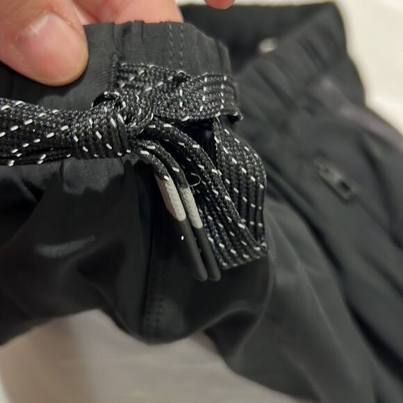 Fabletics The 7" one short lined NWT size xs Black - Picture 14 of 14